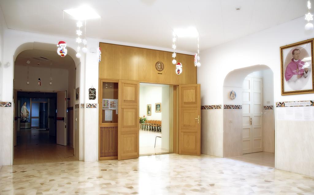 Gasthuis Casa Religiosa Per Ferie Ancelle Del Santuario